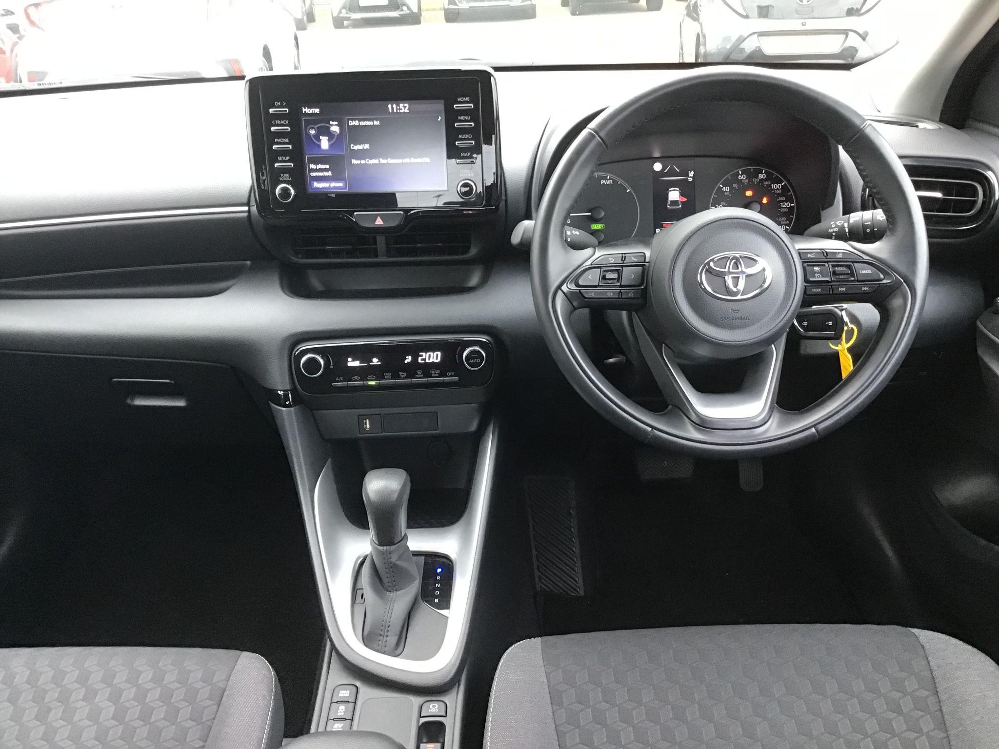 Toyota Yaris Image 14