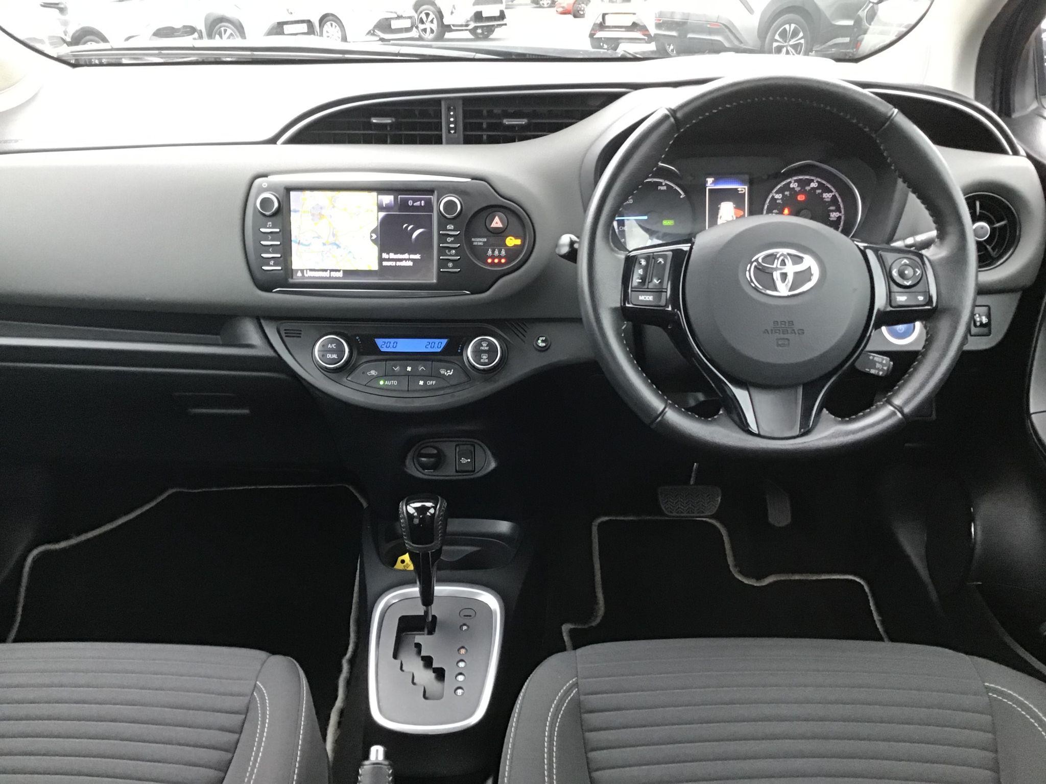 Toyota Yaris Image 14