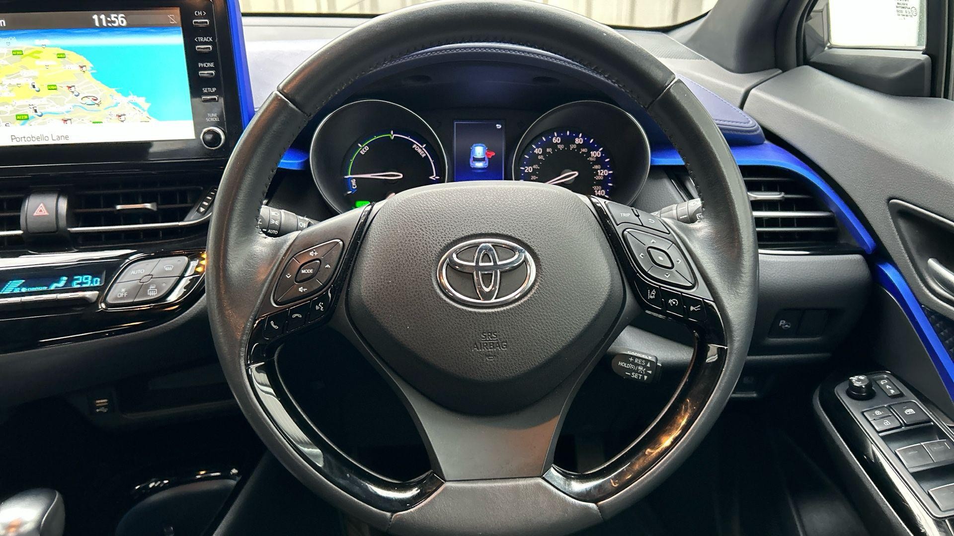 Toyota C-HR Image 14