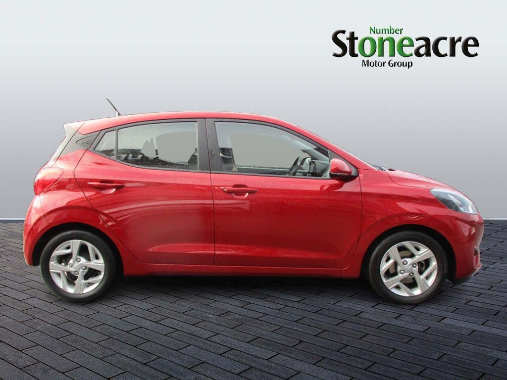 Hyundai i10 Image 2