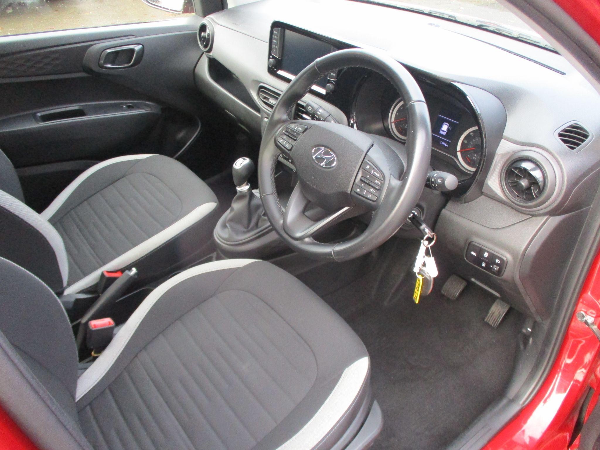 Hyundai i10 Image 10