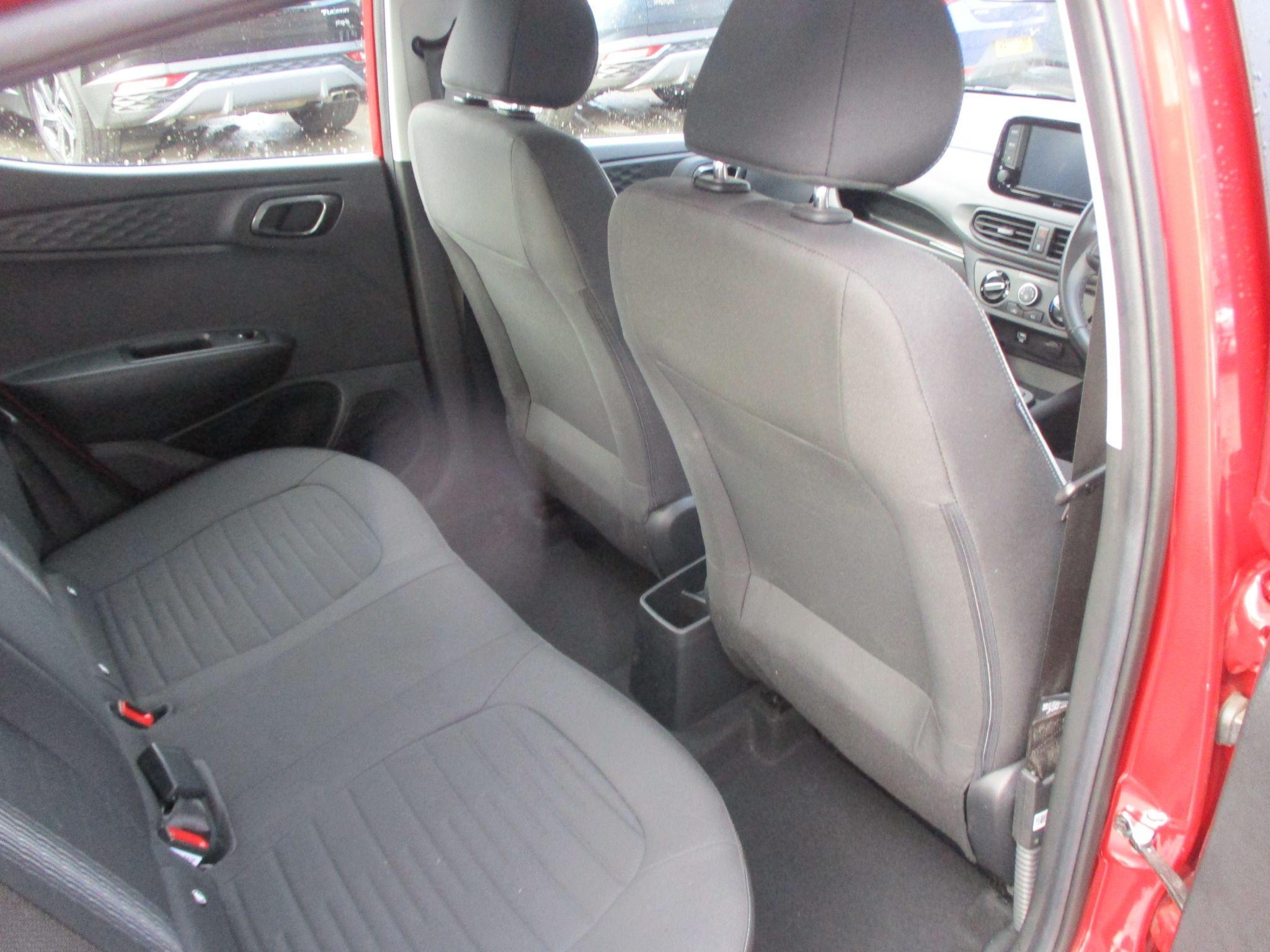 Hyundai i10 Image 11