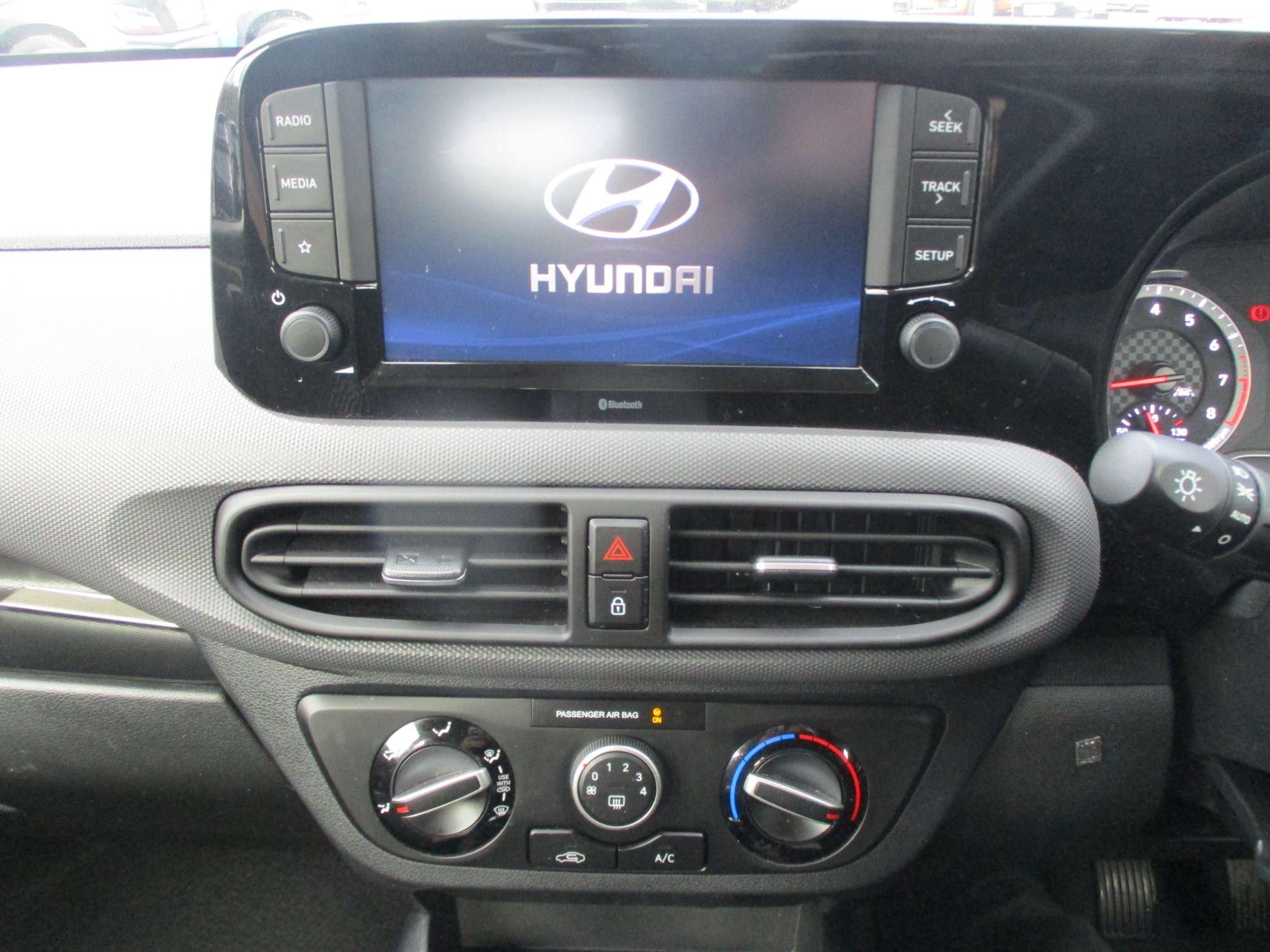 Hyundai i10 Image 16