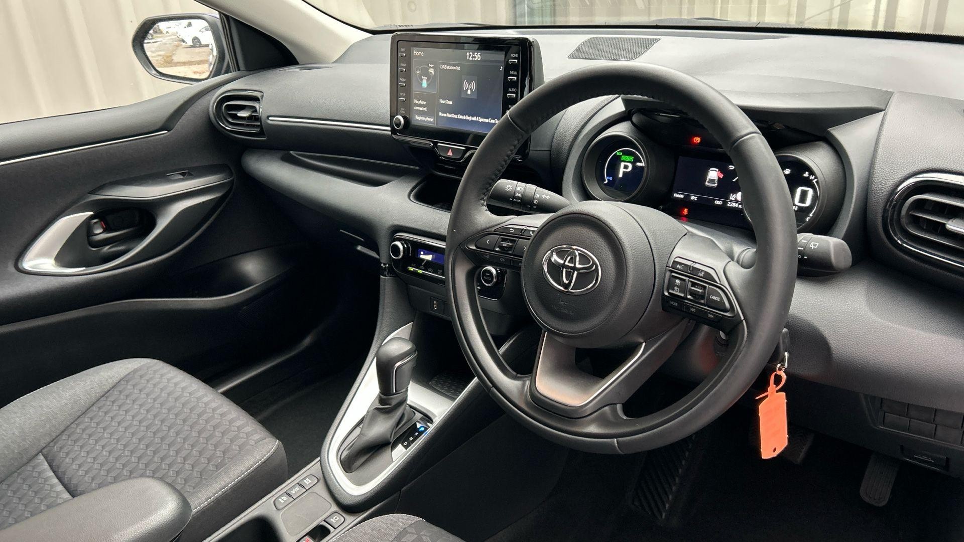 Toyota Yaris Image 12