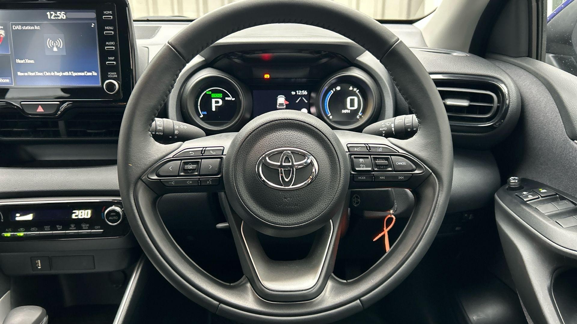 Toyota Yaris Image 14