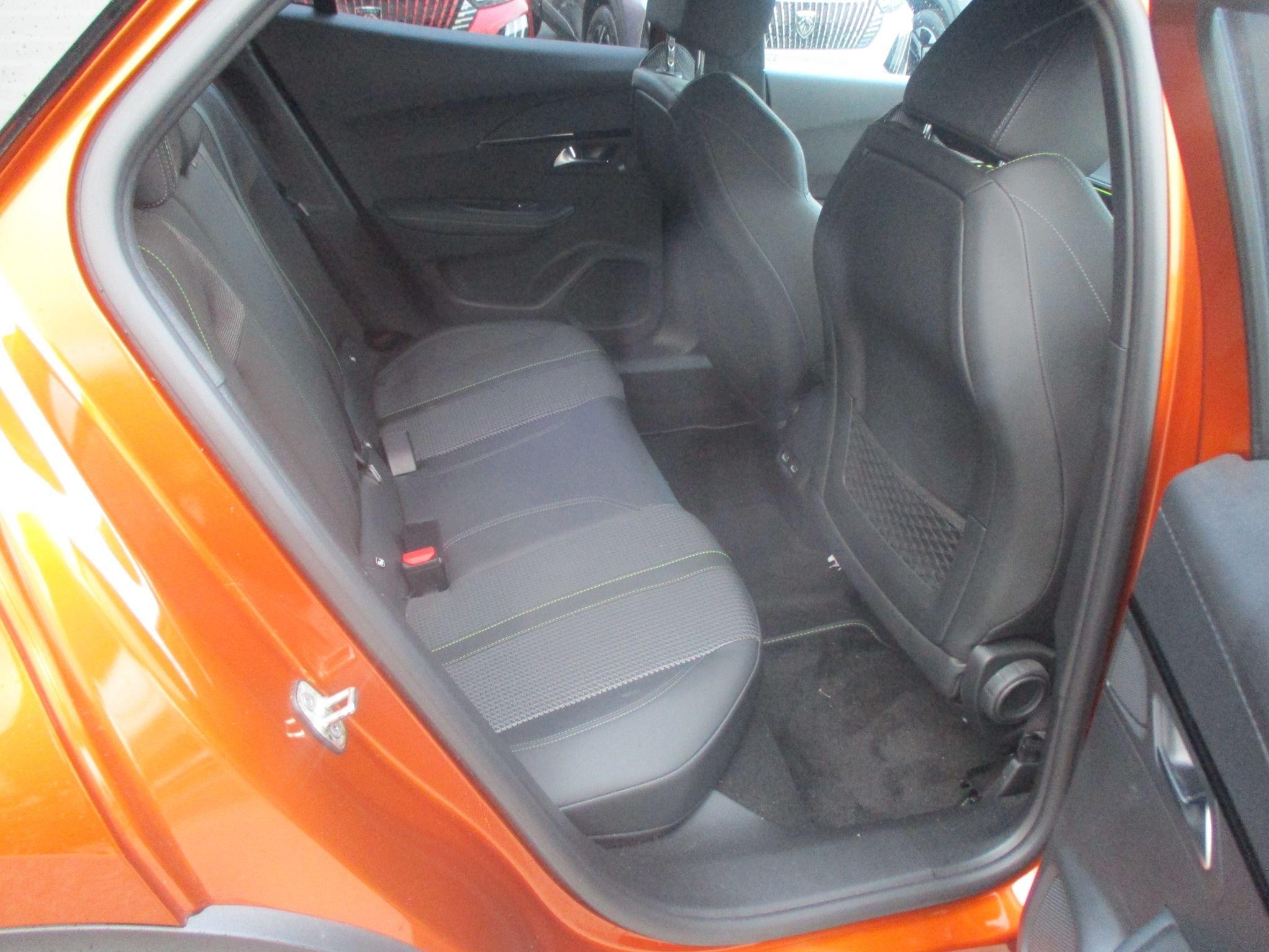 Peugeot 2008 Image 12