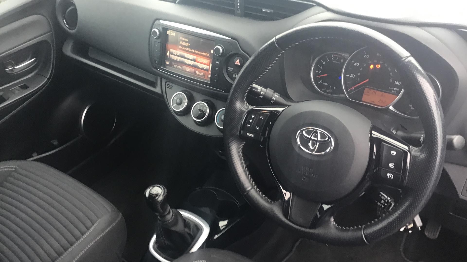 Toyota Yaris Image 5