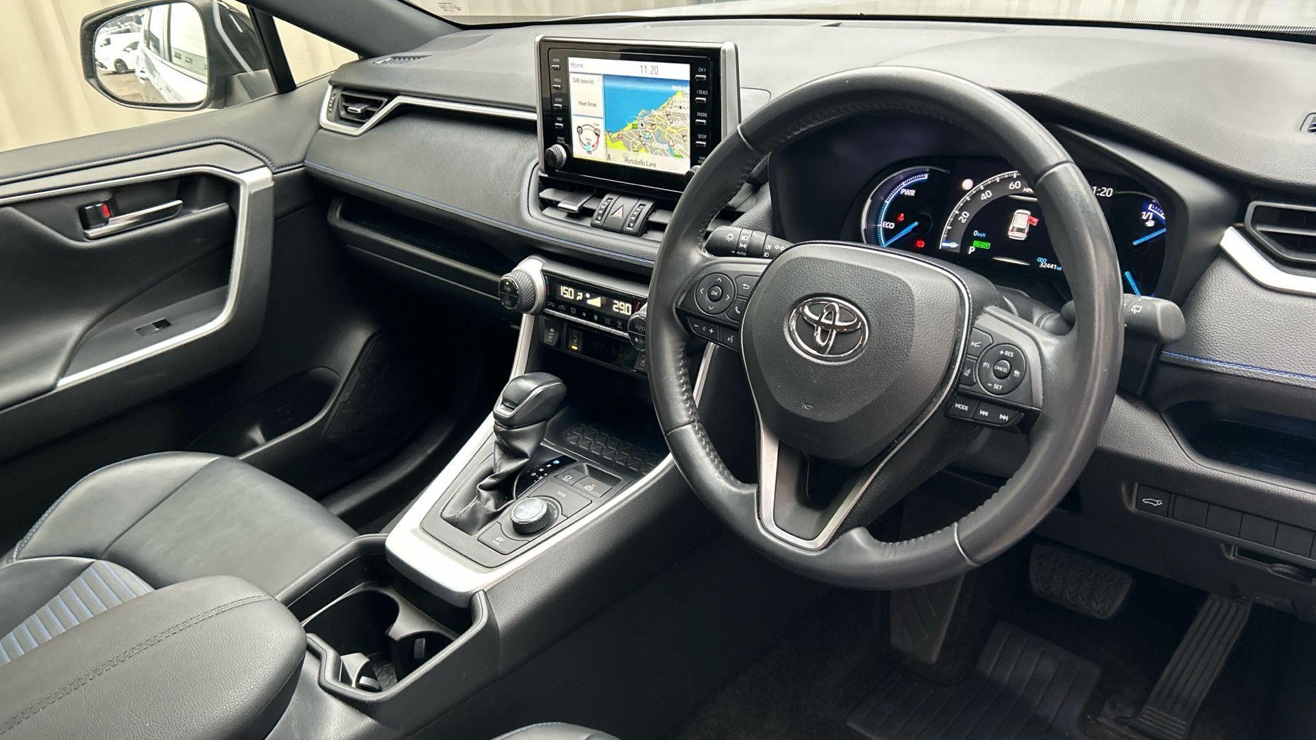 Toyota RAV4 Image 12