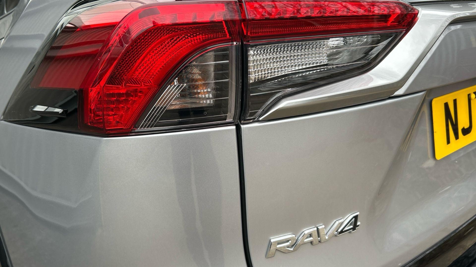 Toyota RAV4 Image 51