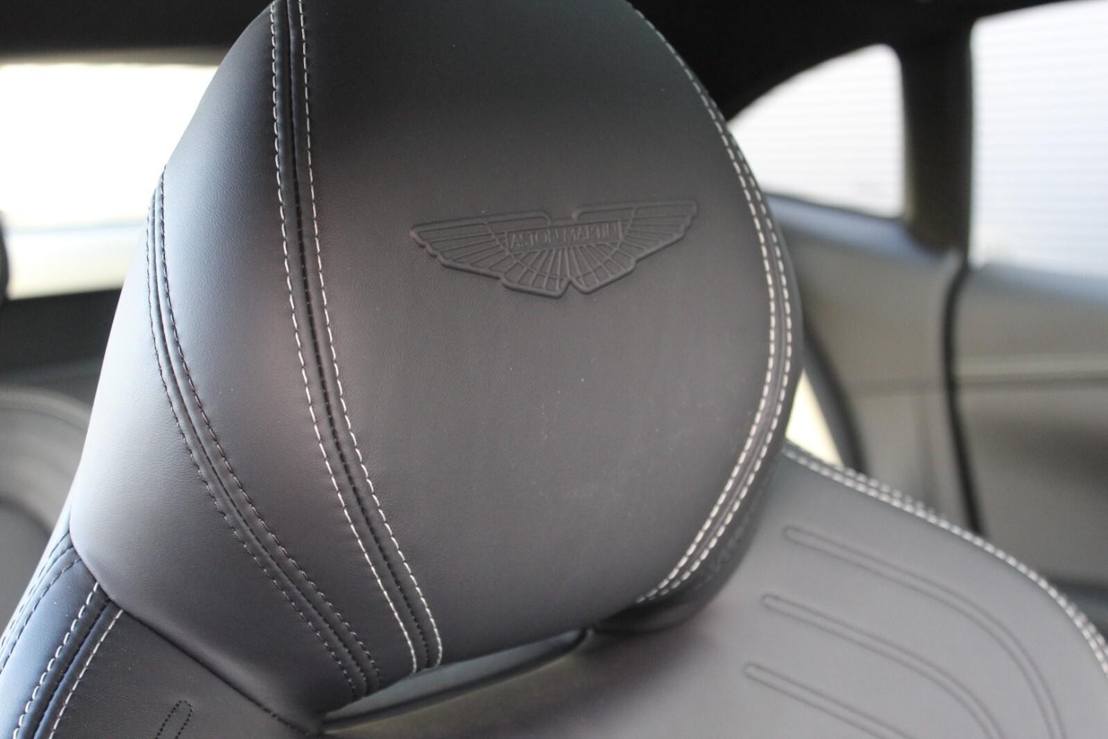 Aston Martin DBX Image 5