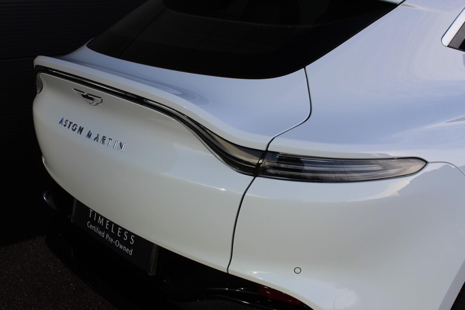 Aston Martin DBX Image 8