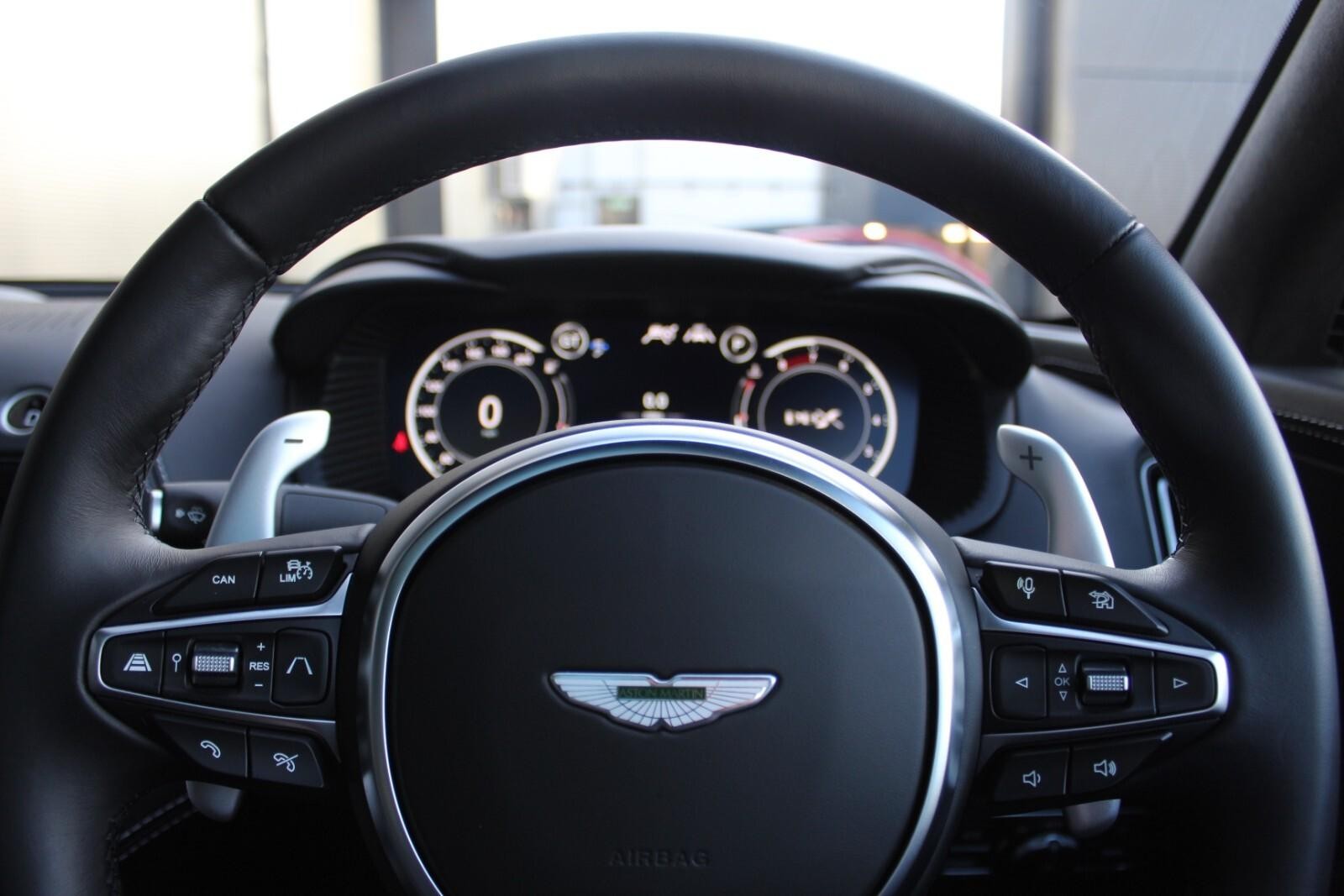 Aston Martin DBX Image 11