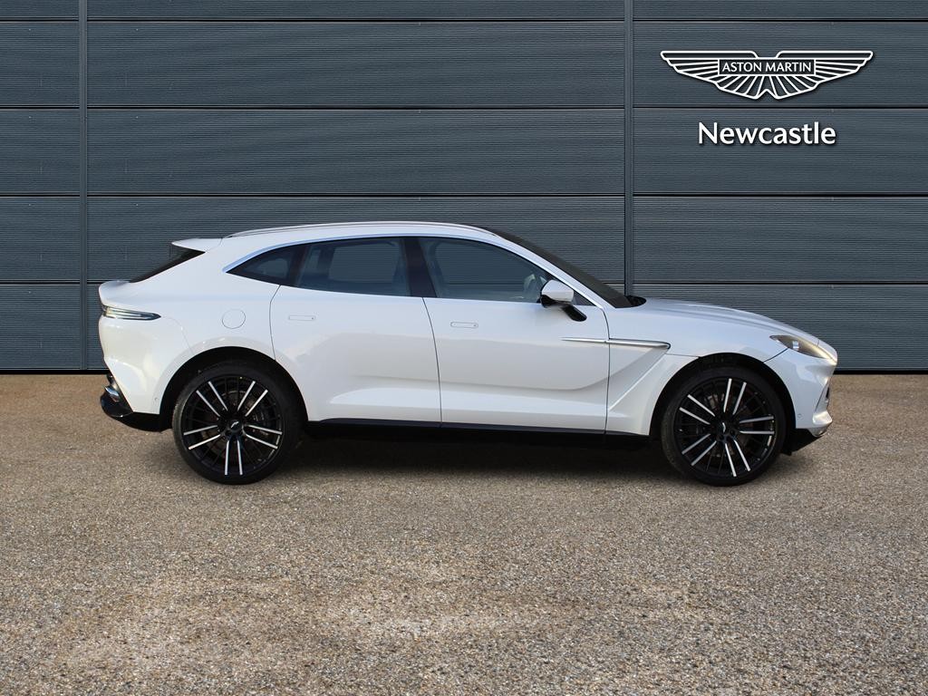 Aston Martin DBX Image 14