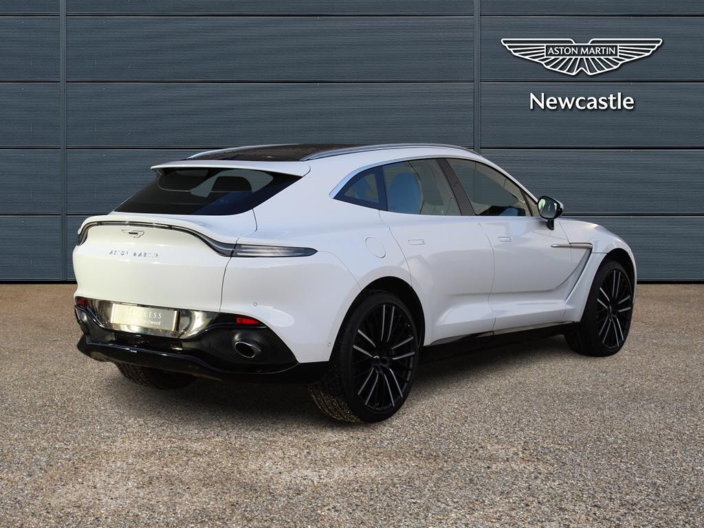 Aston Martin DBX Image 15