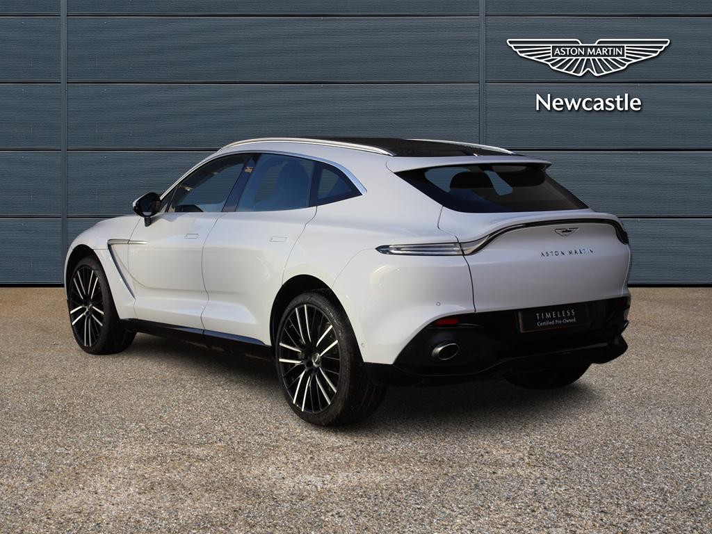 Aston Martin DBX Image 17