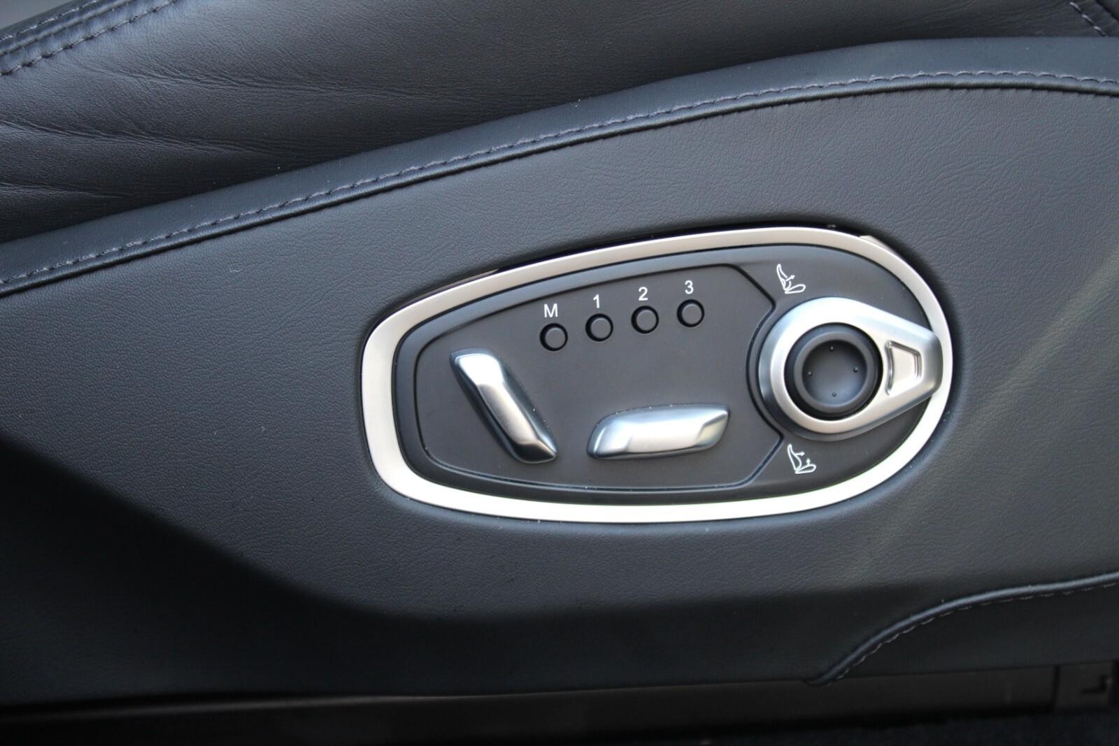 Aston Martin DBX Image 20