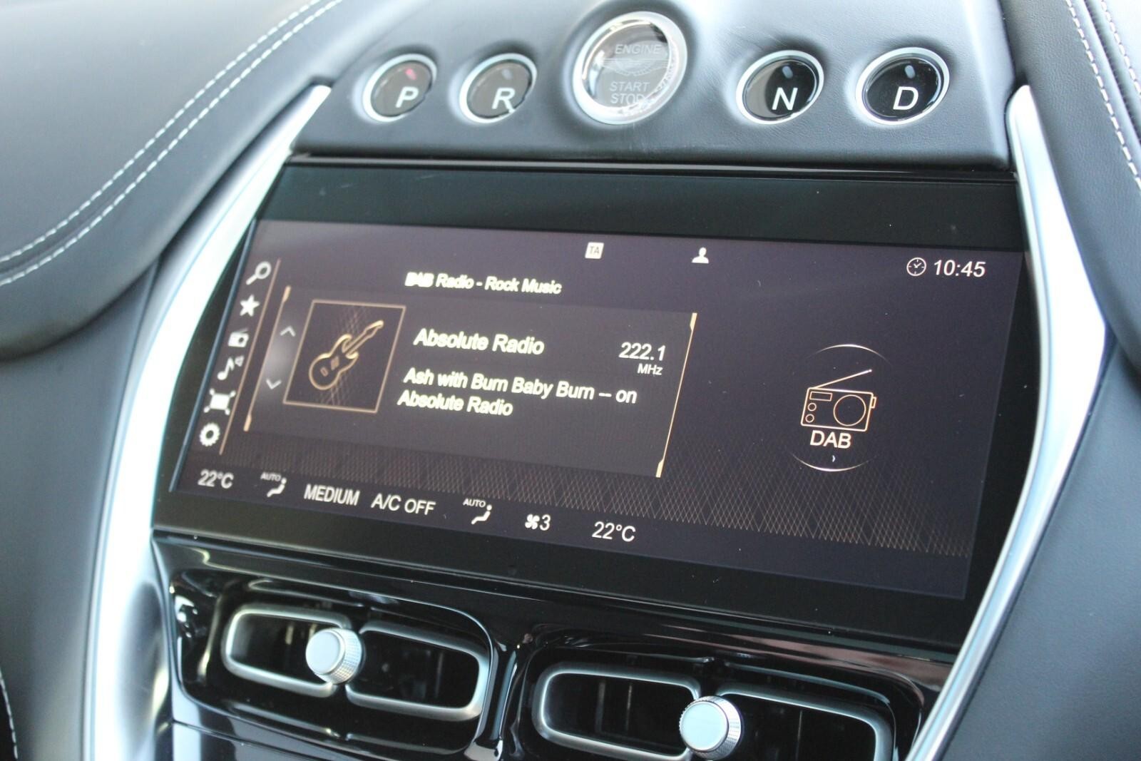 Aston Martin DBX Image 25