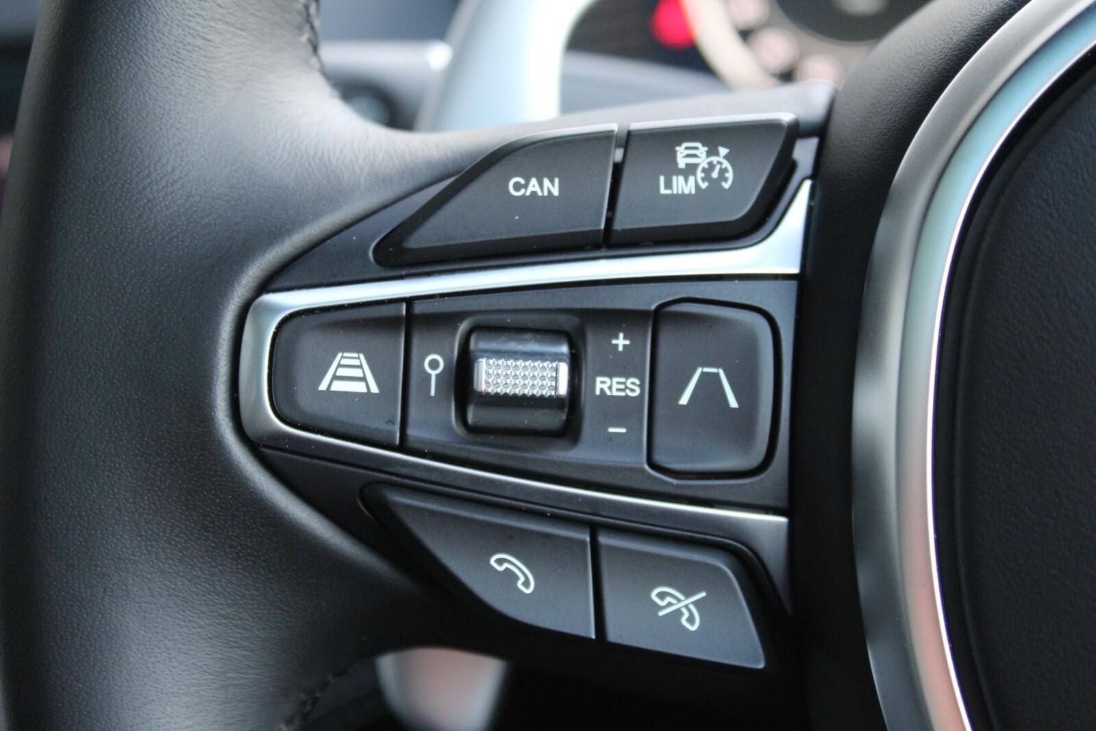 Aston Martin DBX Image 29