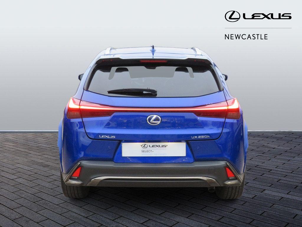 Lexus UX Image 6