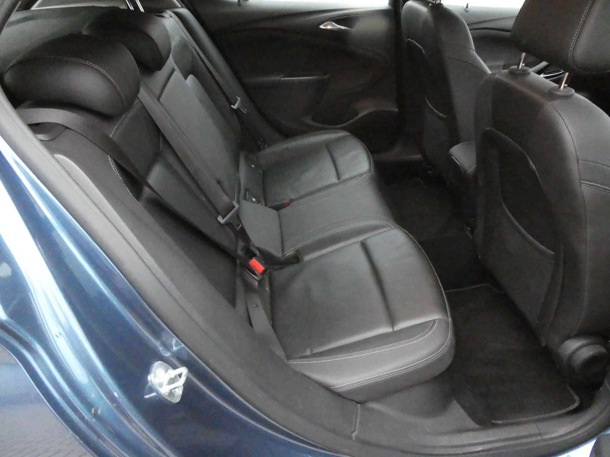 Vauxhall Astra Image 17