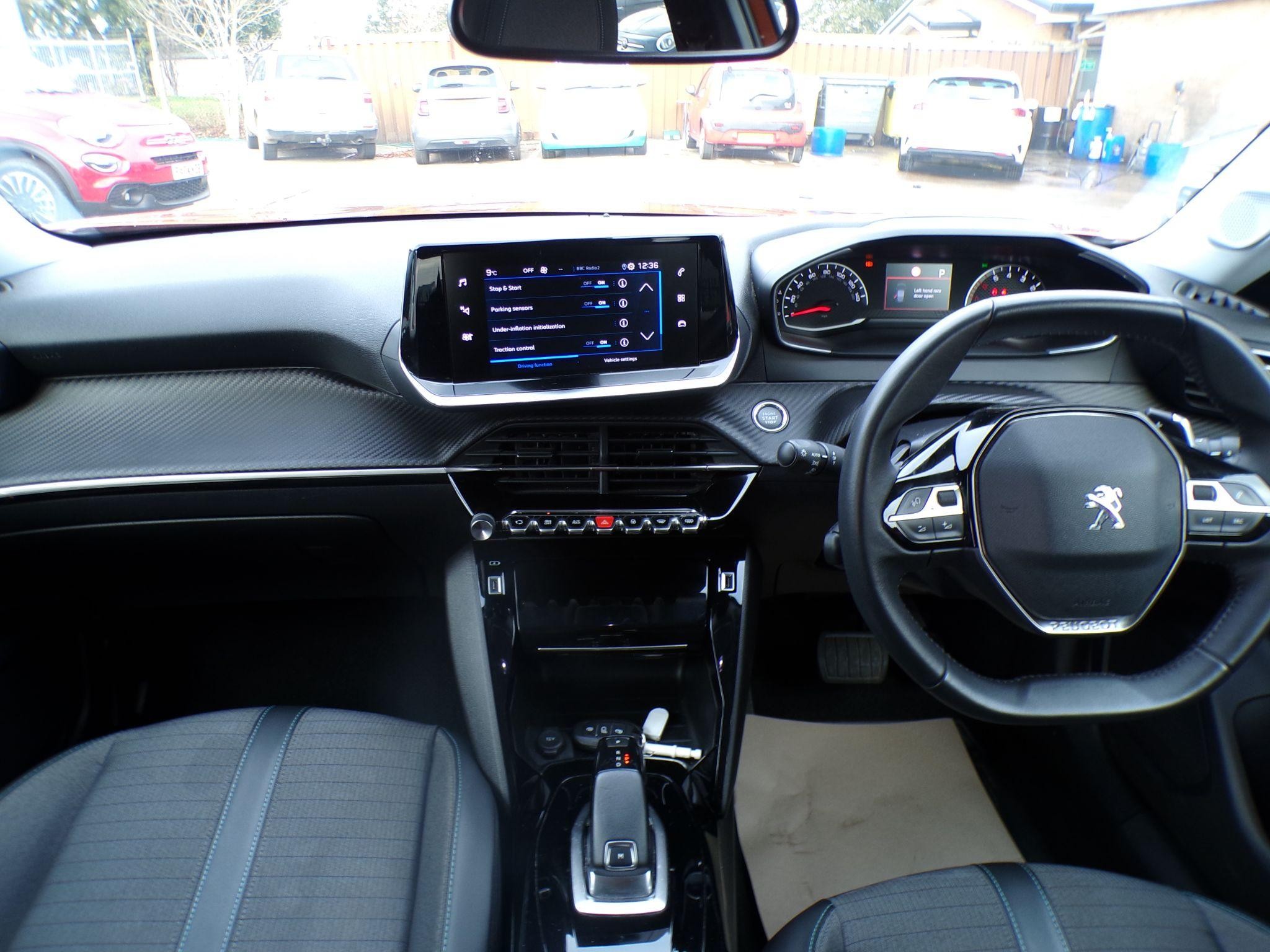 Peugeot 2008 Image 11