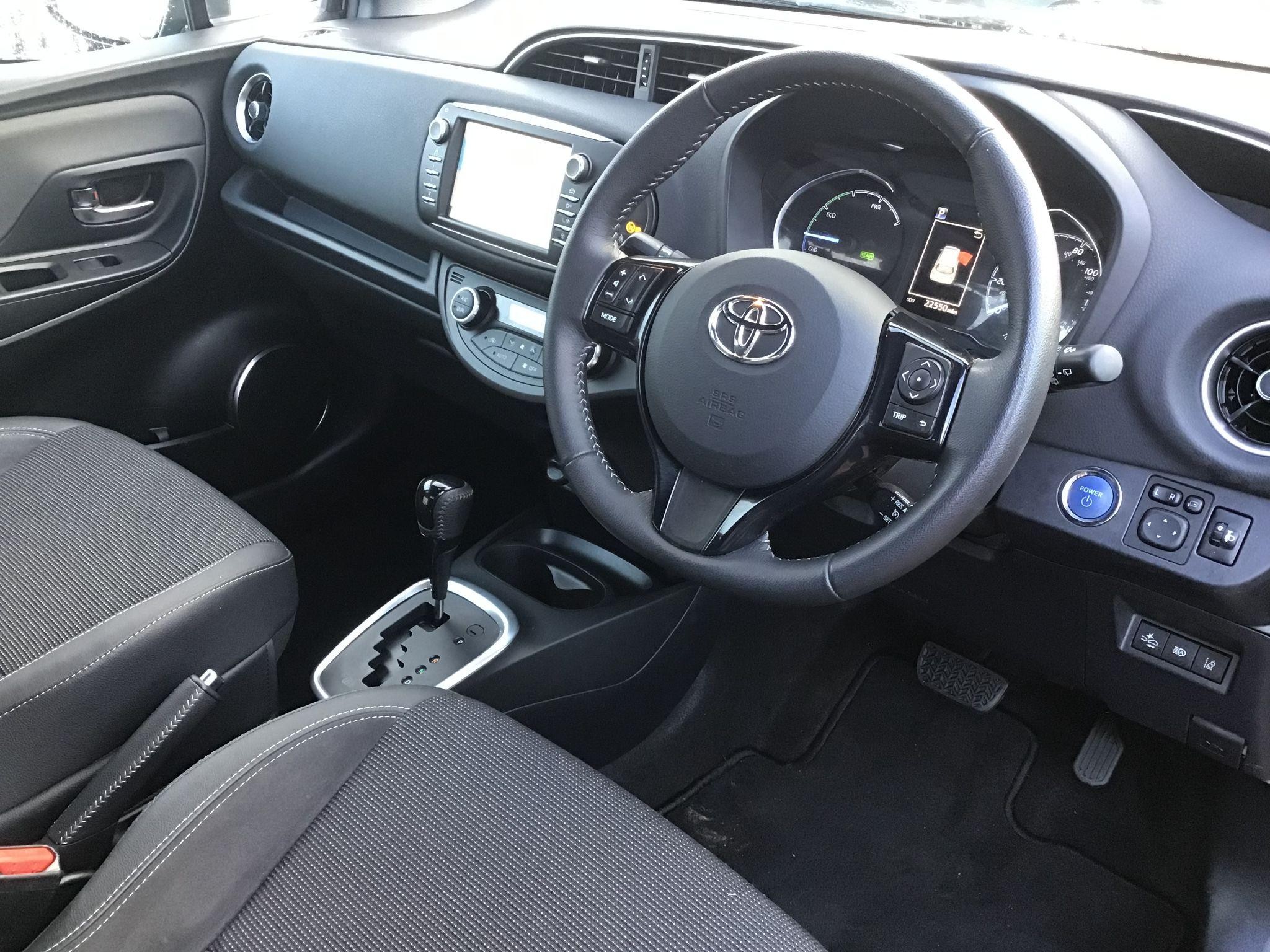 Toyota Yaris Image 15