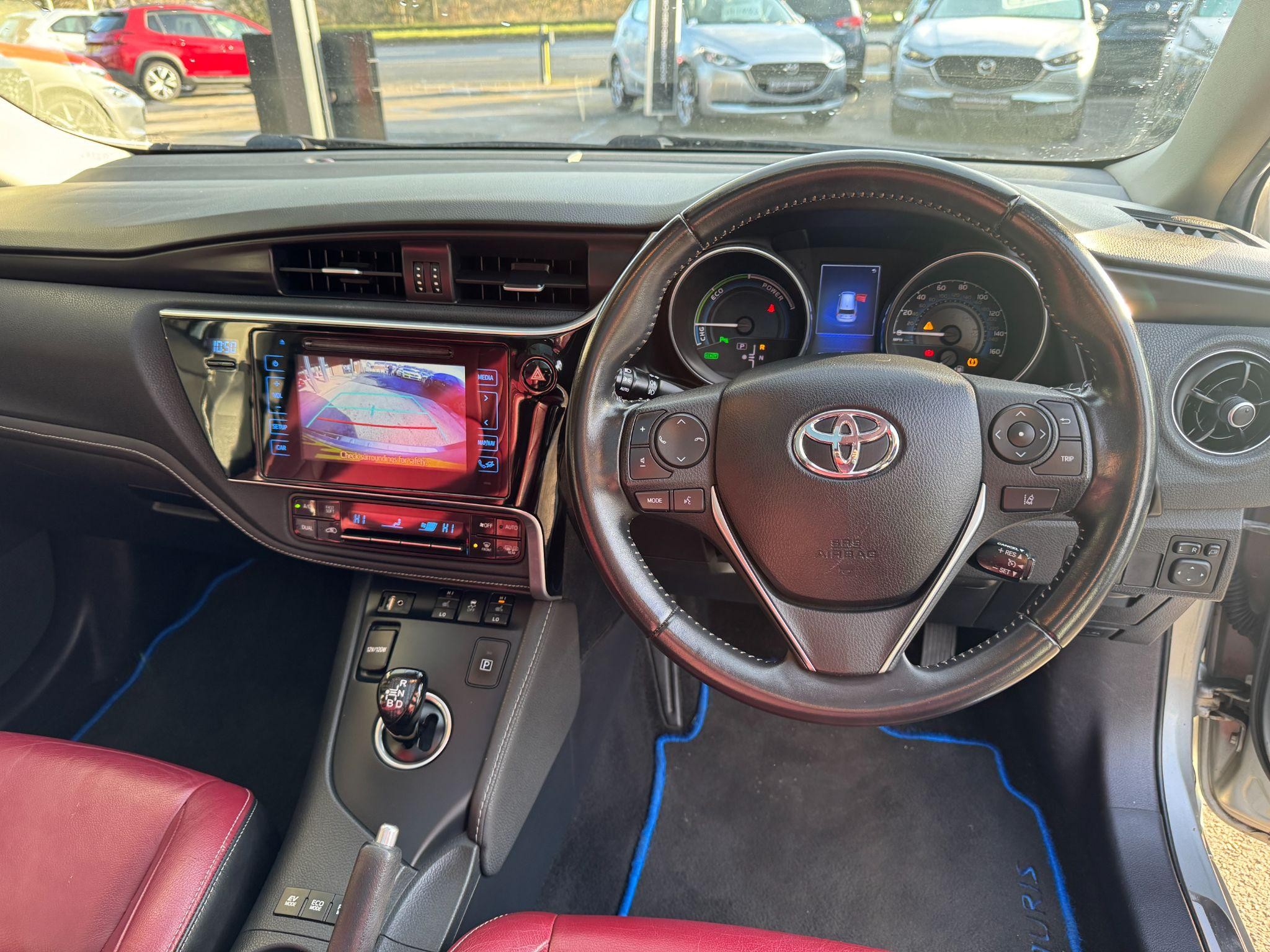 Toyota Auris Image 13