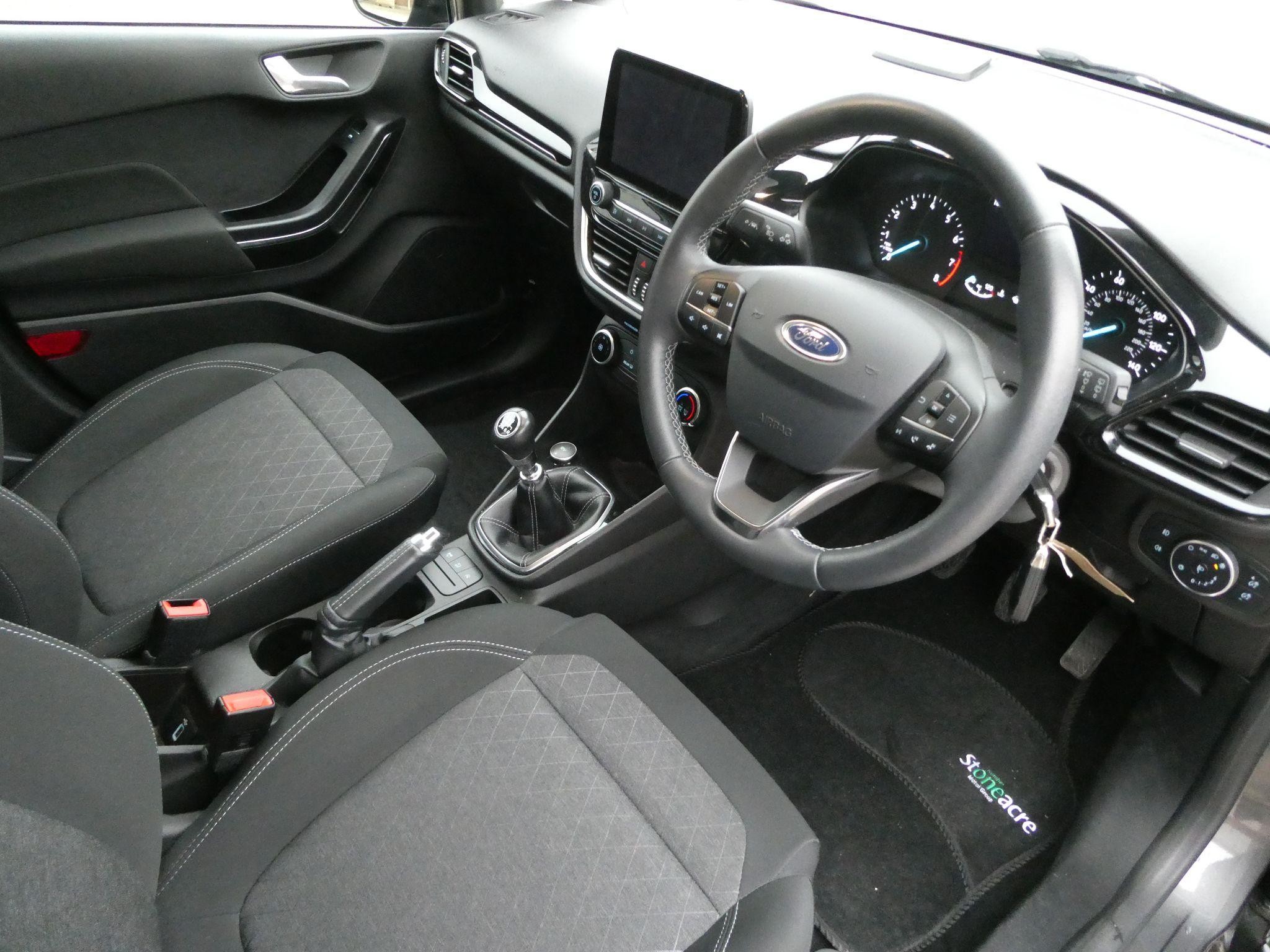 Ford Fiesta Image 11