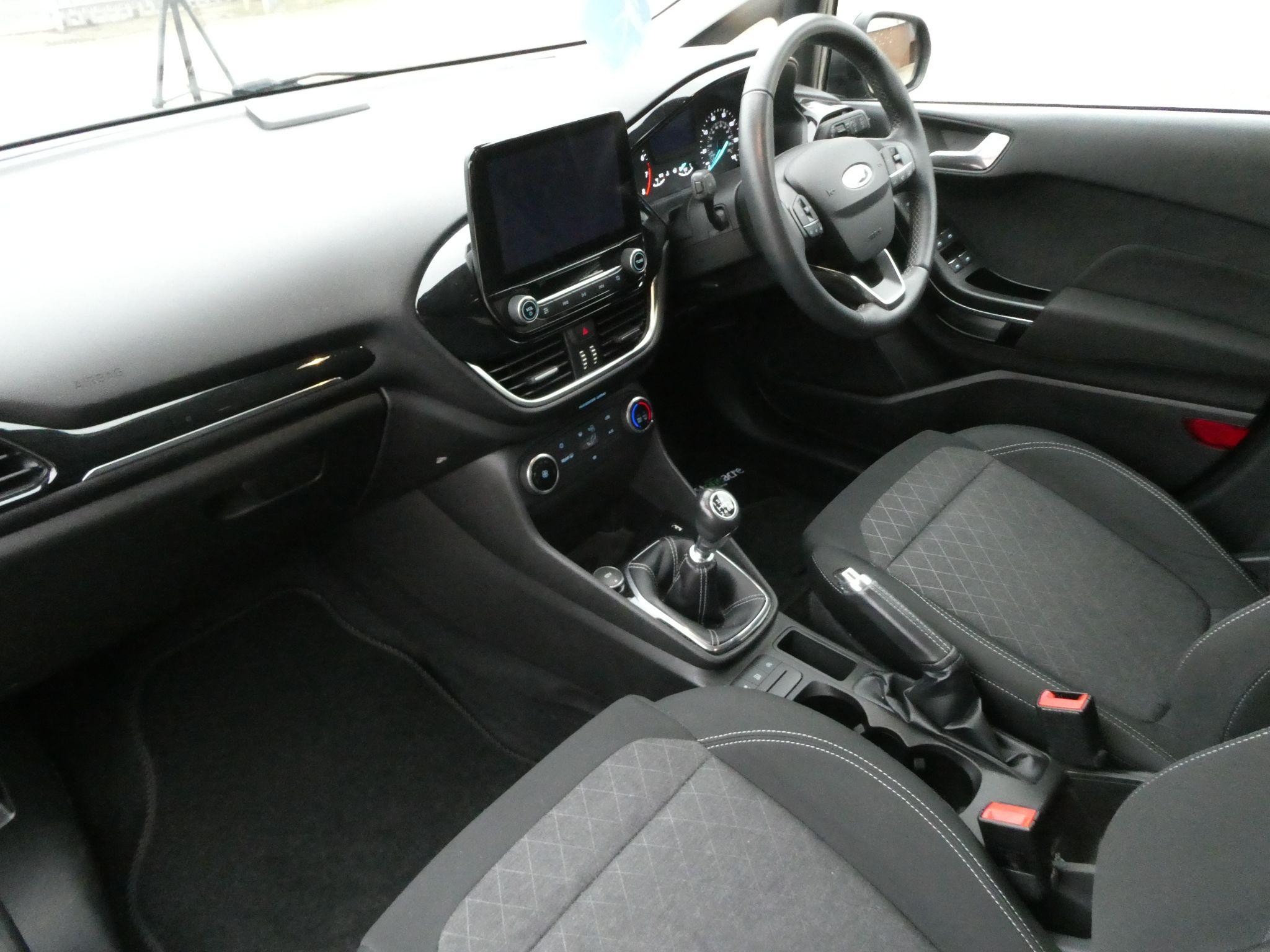 Ford Fiesta Image 13