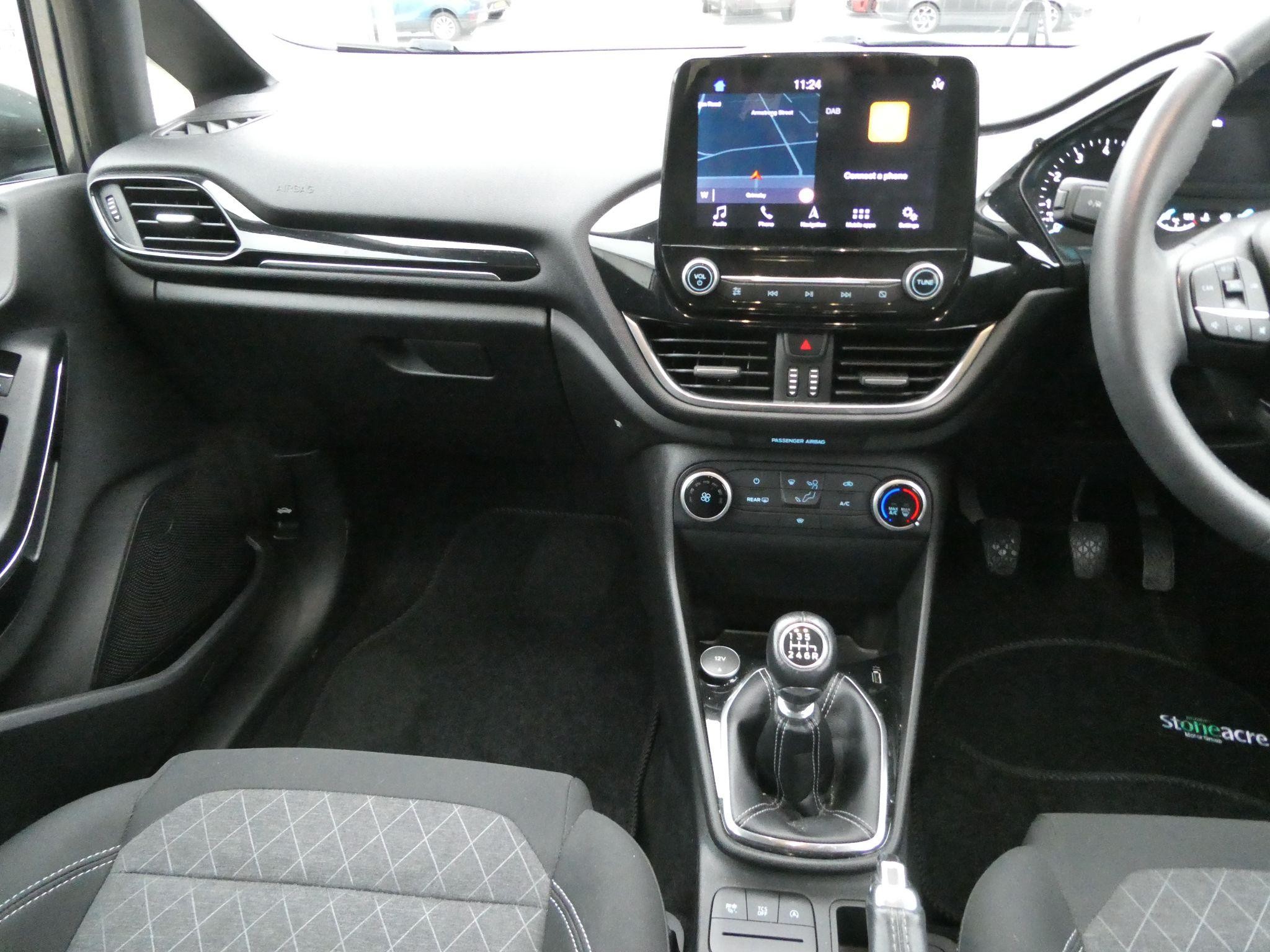 Ford Fiesta Image 16