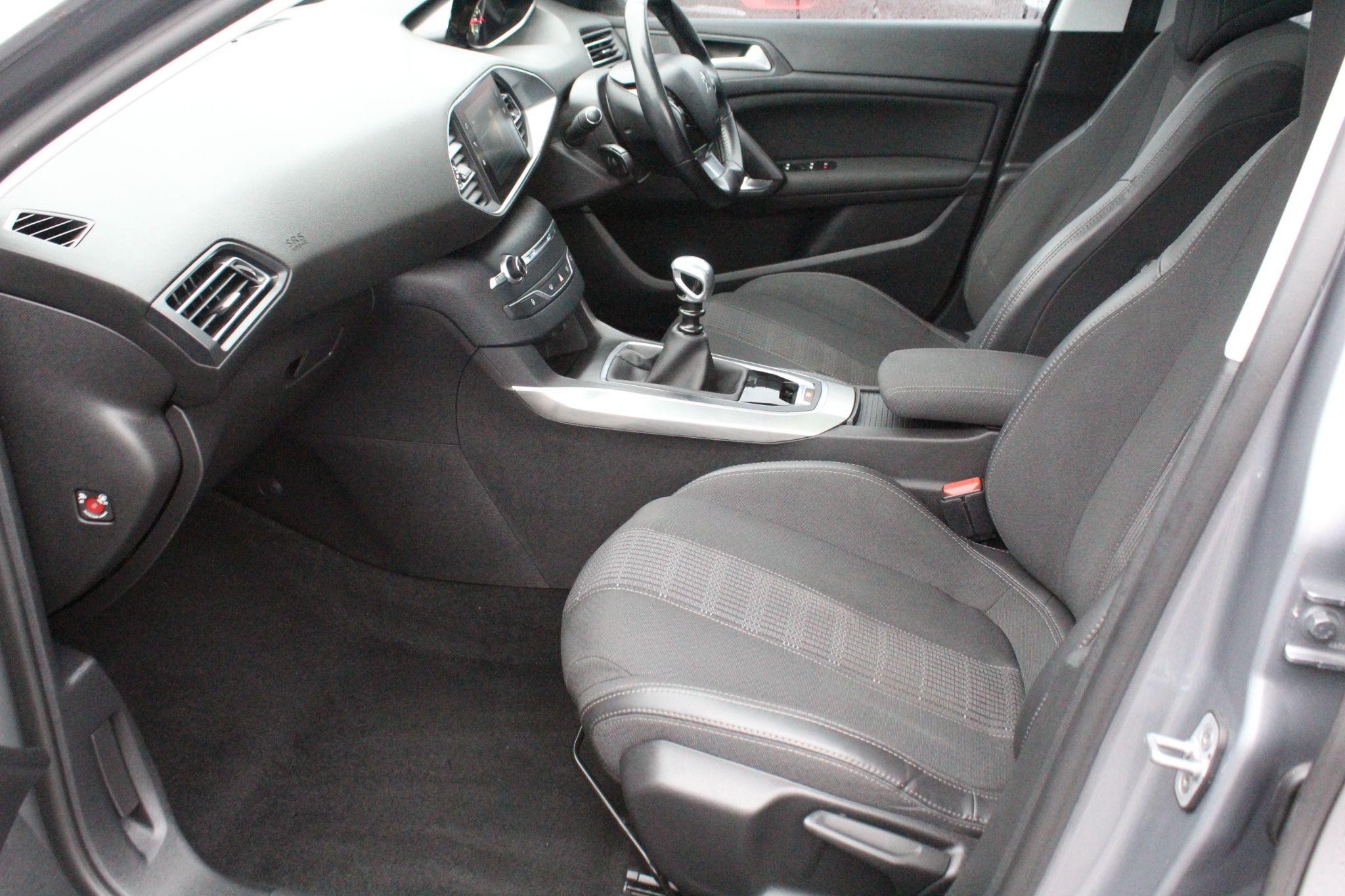 Peugeot 308 Image 15