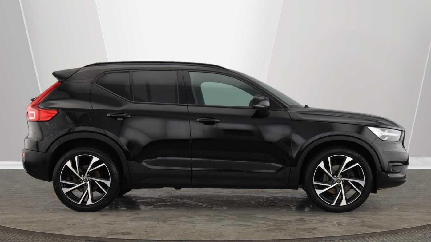 Volvo XC40 Image 2