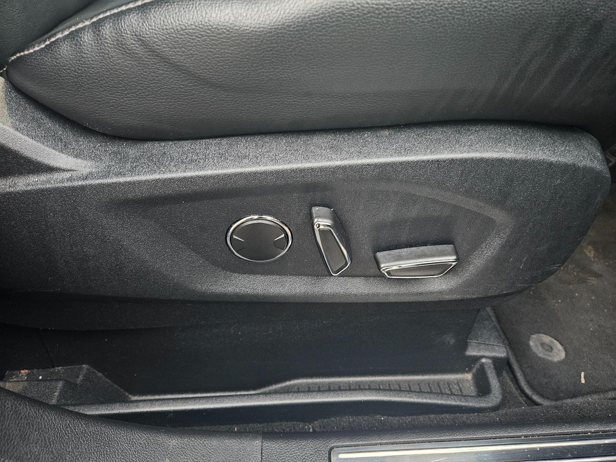 Ford S-Max Image 20