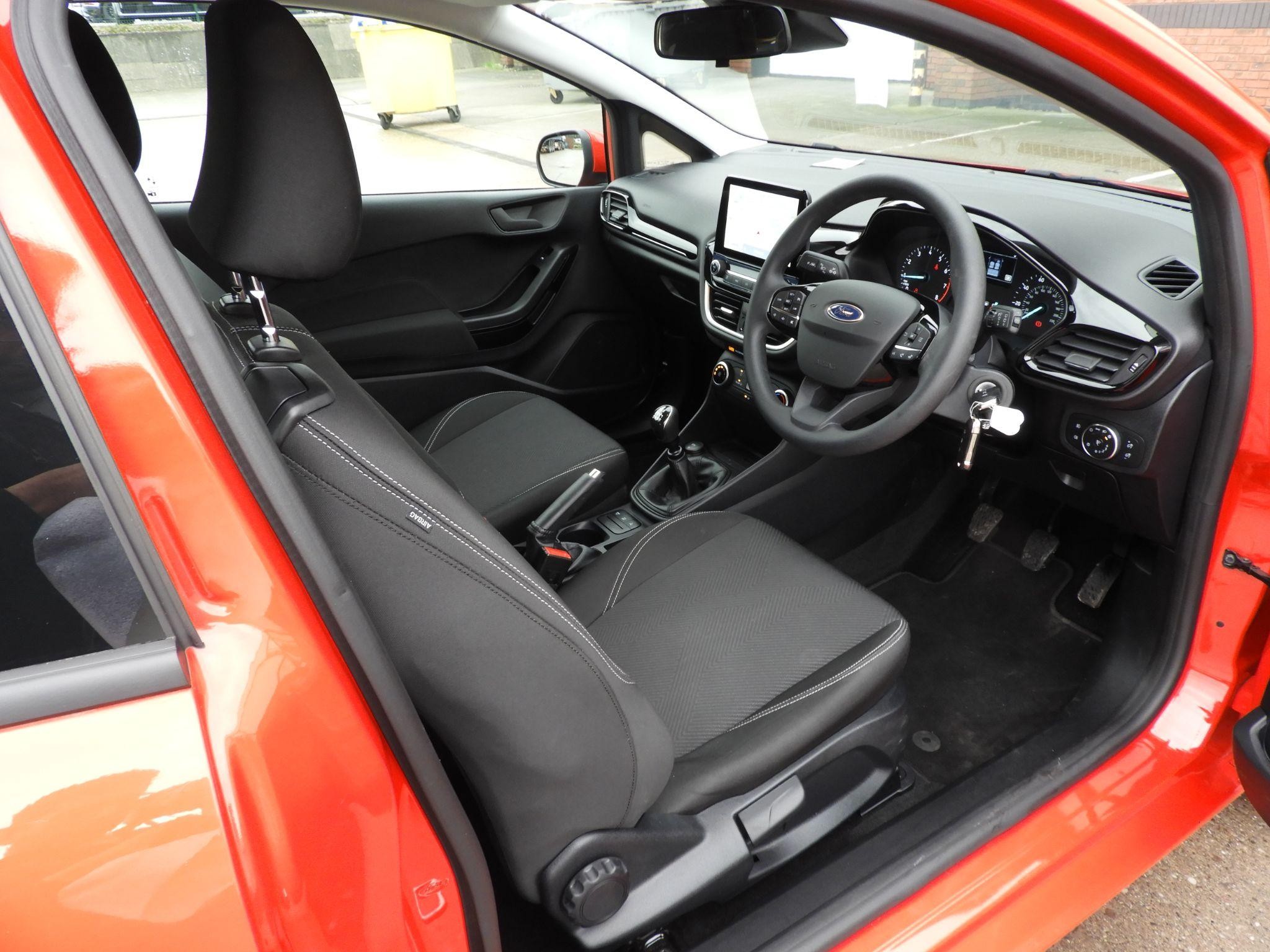 Ford Fiesta Image 11