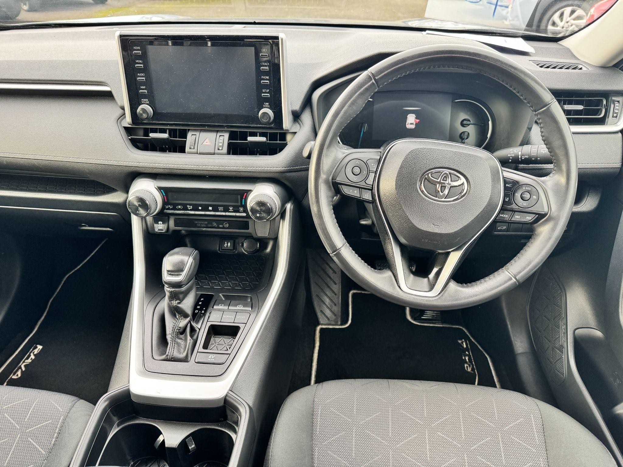 Toyota RAV4 Image 17