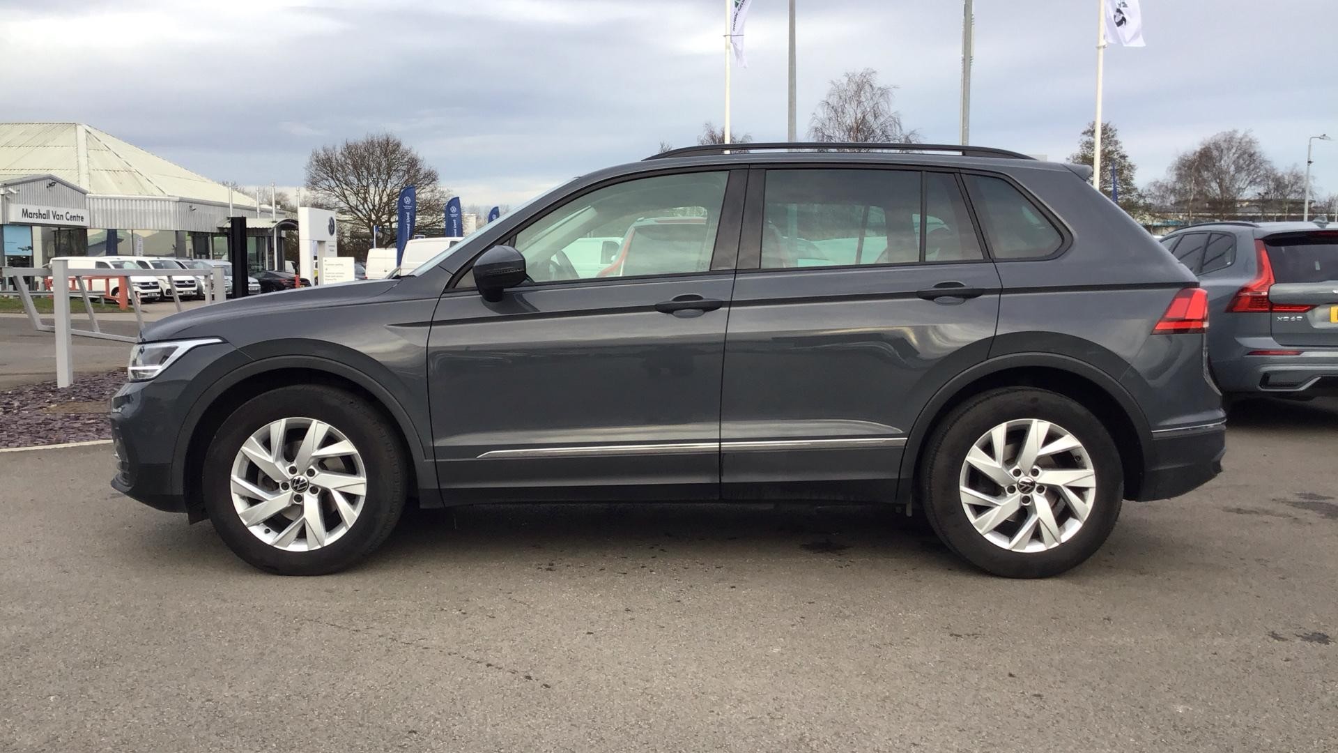 Volkswagen Tiguan Image 8