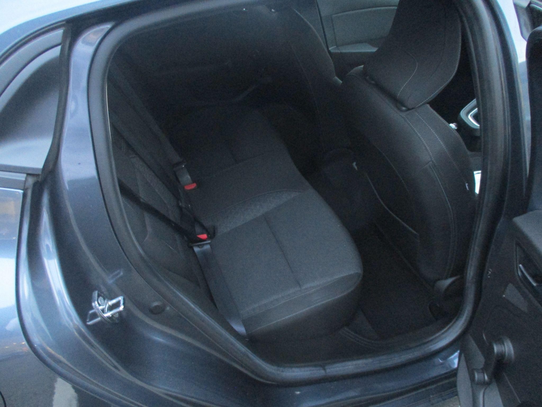 Renault Clio Image 18