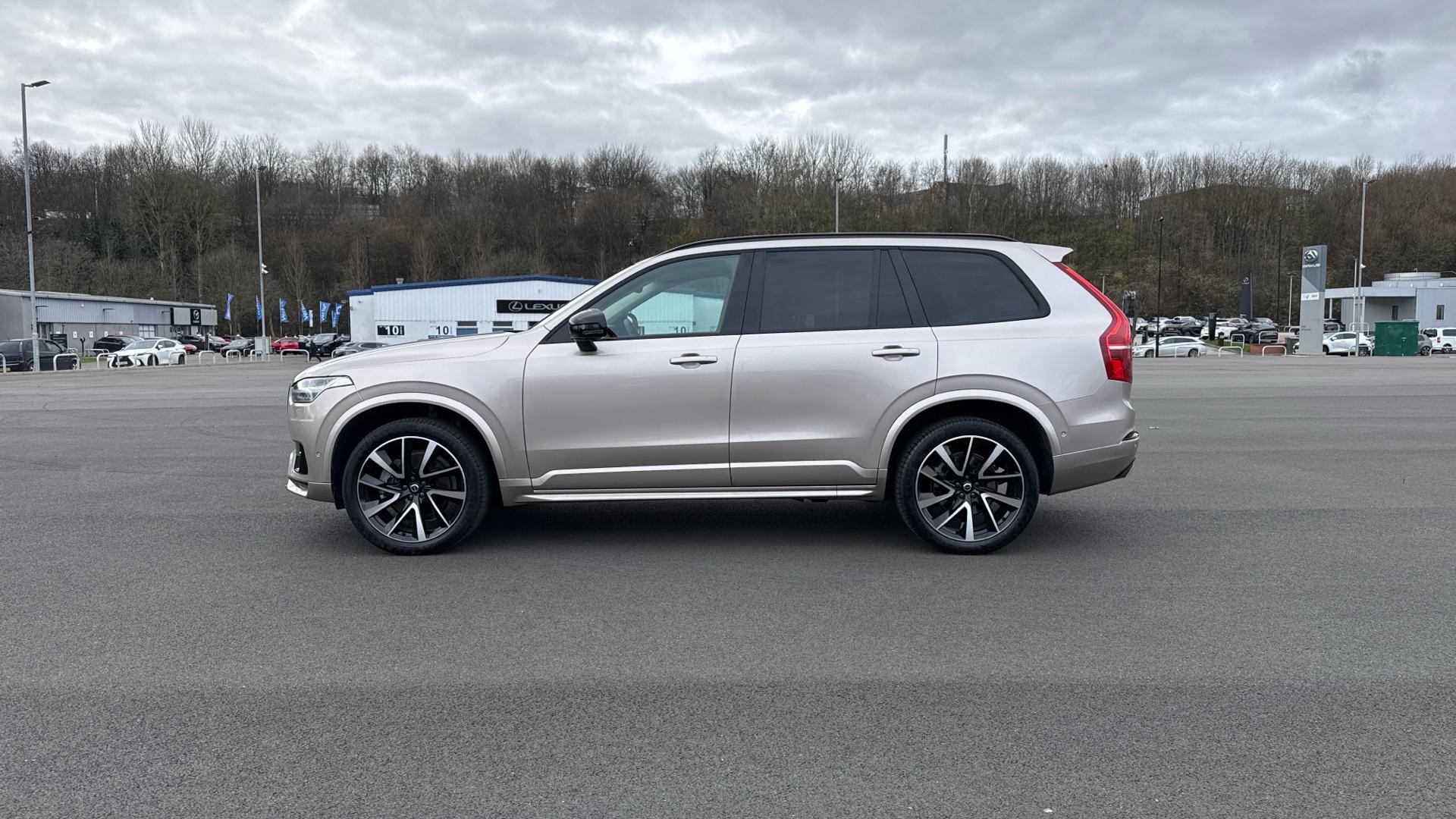 Volvo XC90 Image 8