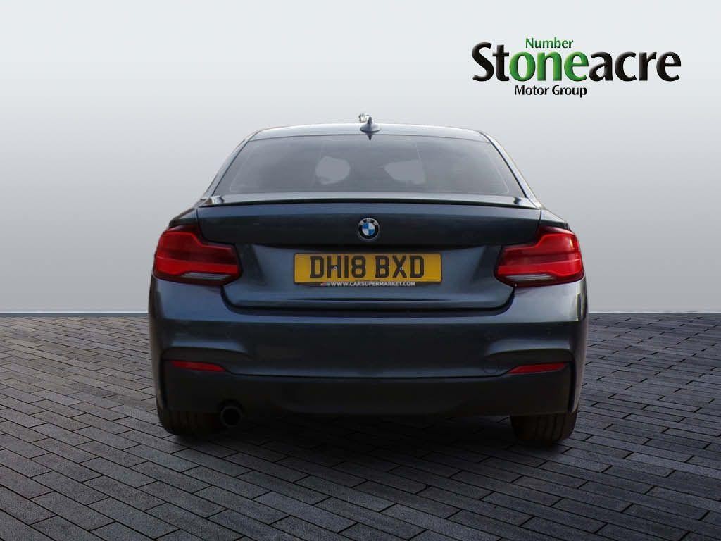 BMW 2 Series Image 4