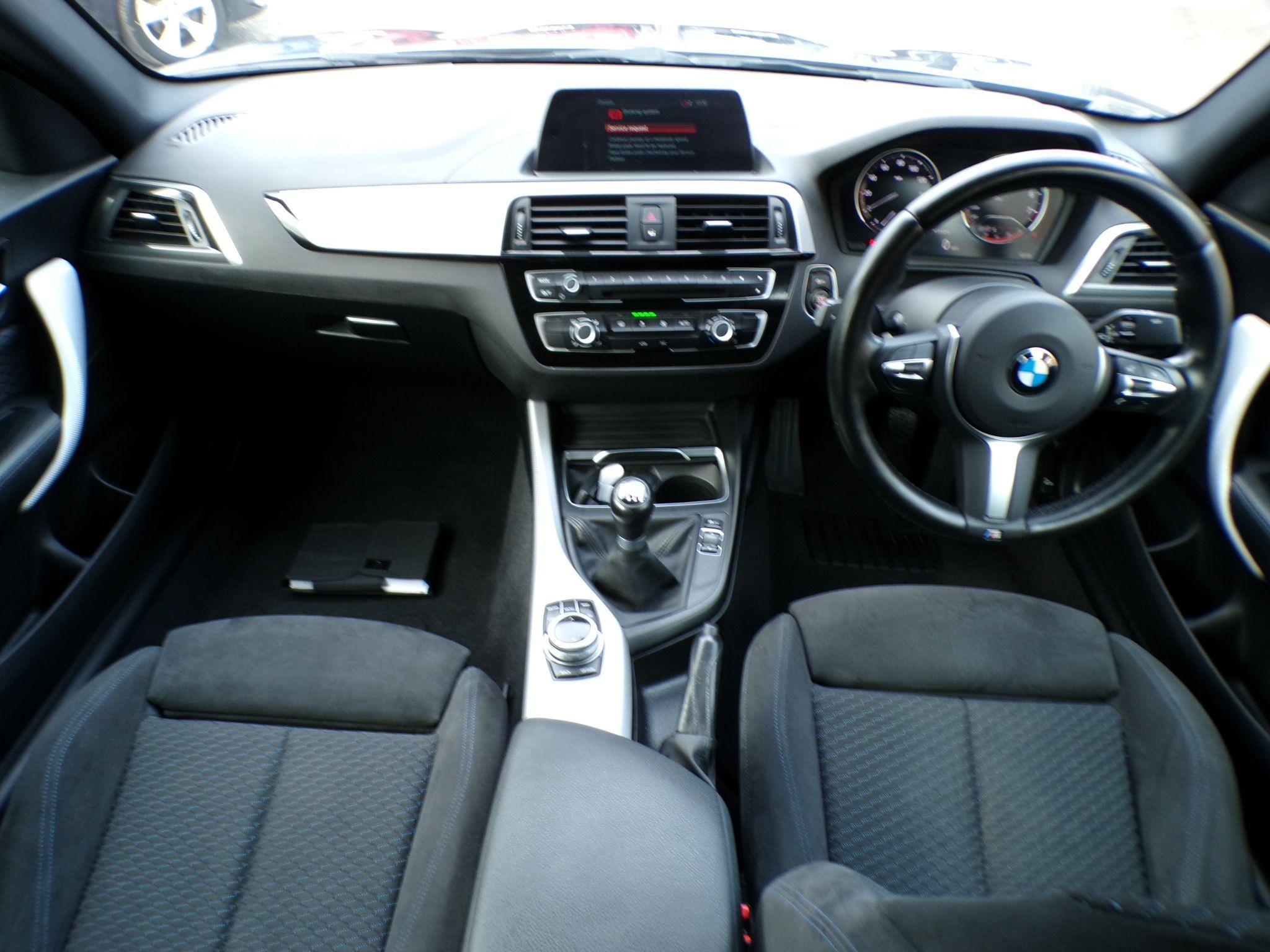 BMW 2 Series Image 12