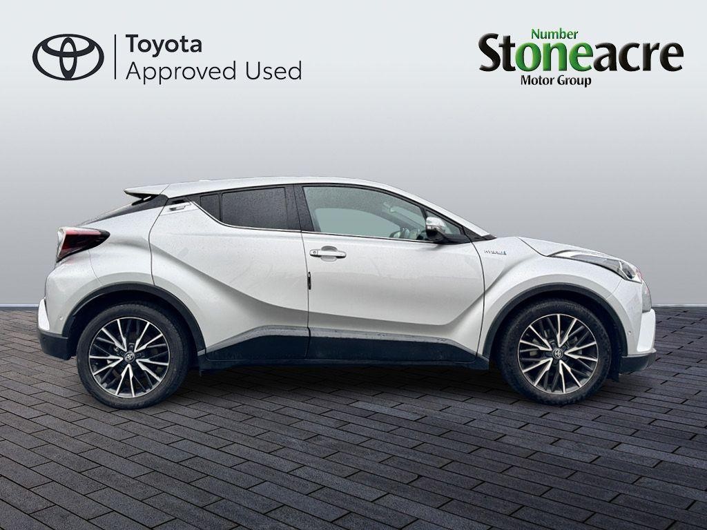 Toyota C-HR Image 4