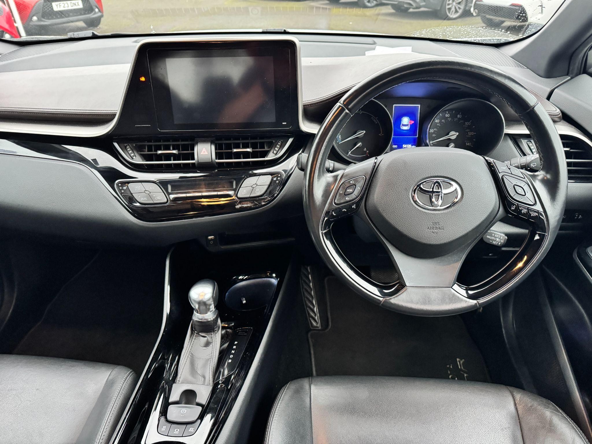 Toyota C-HR Image 17