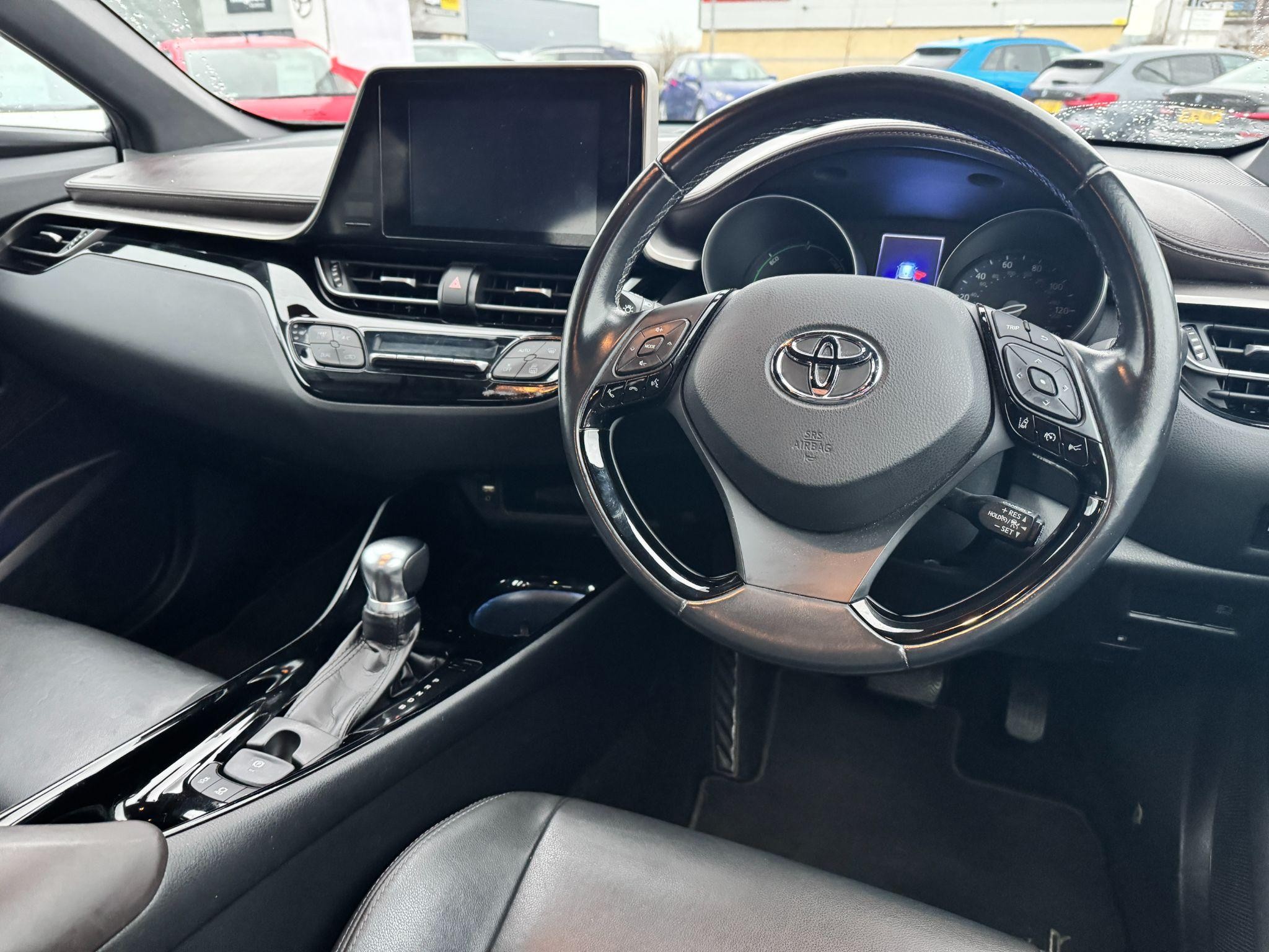 Toyota C-HR Image 18