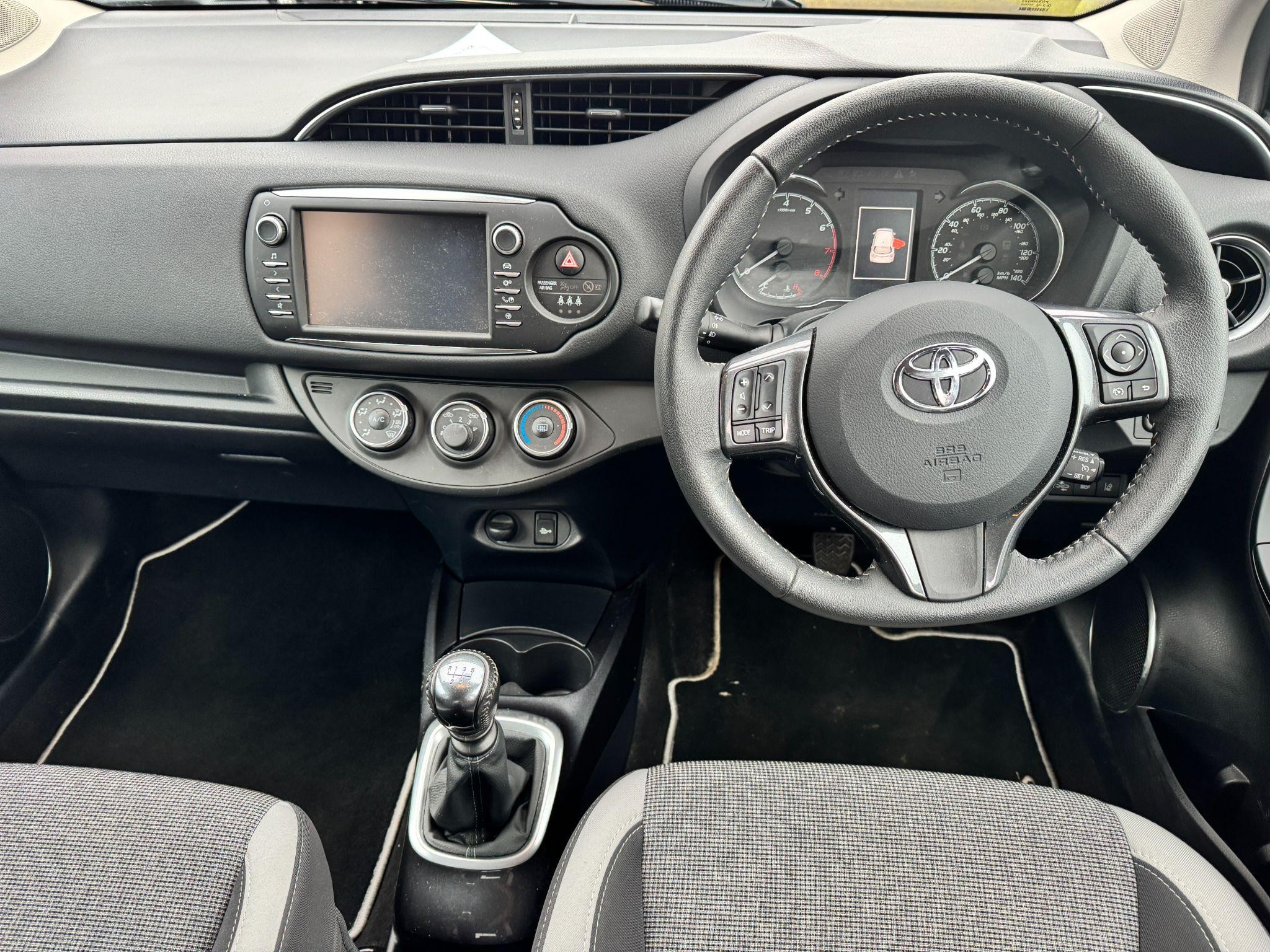 Toyota Yaris Image 15