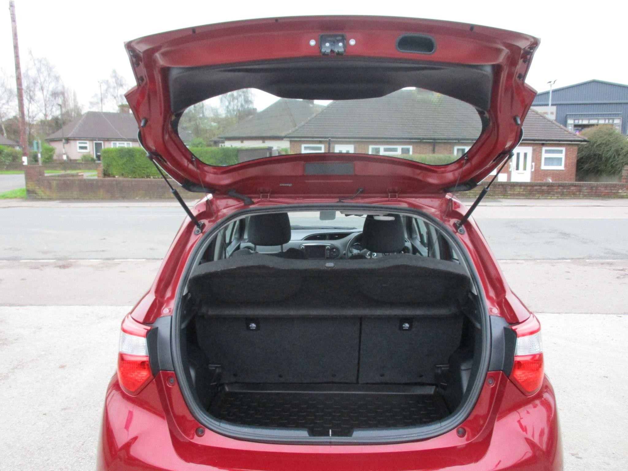 Toyota Yaris Image 10