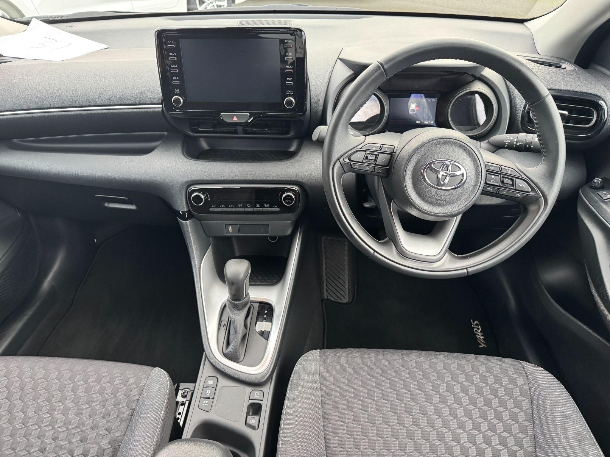 Toyota Yaris Image 17