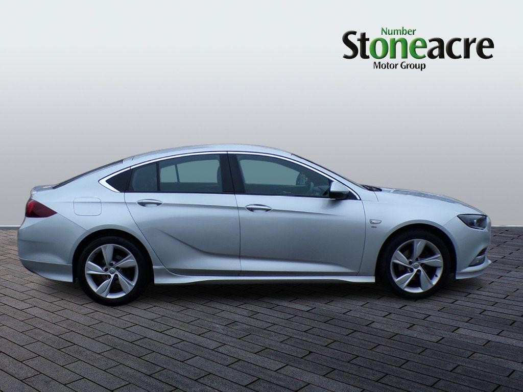 Vauxhall Insignia Image 2