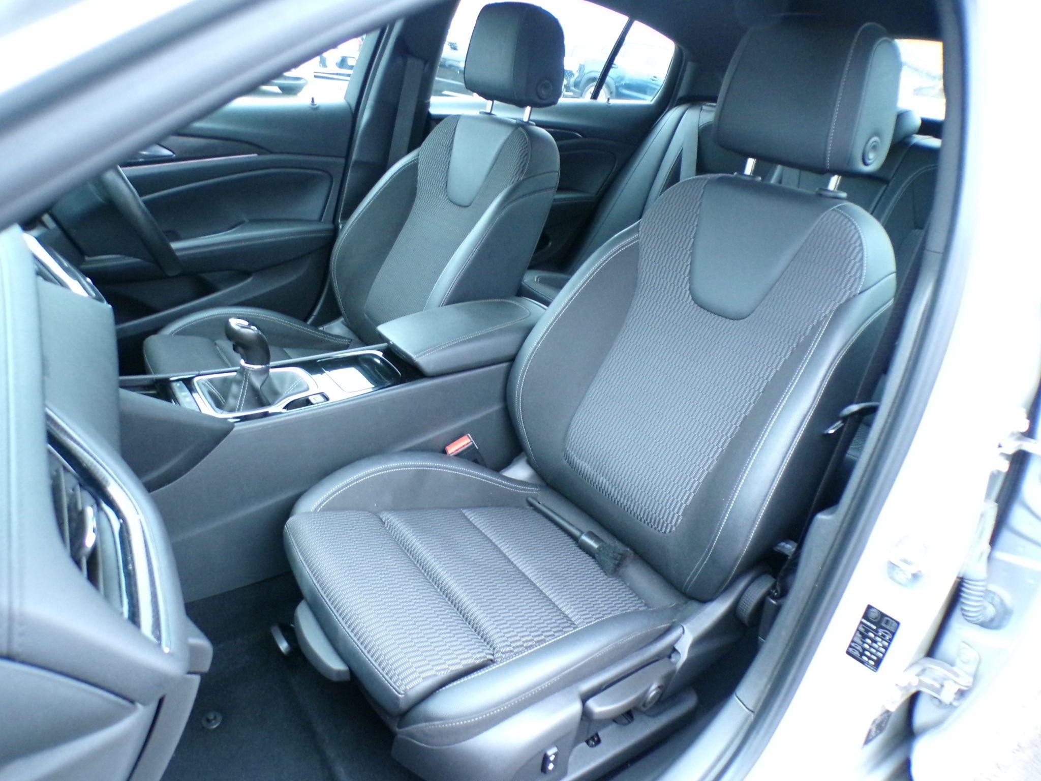 Vauxhall Insignia Image 13