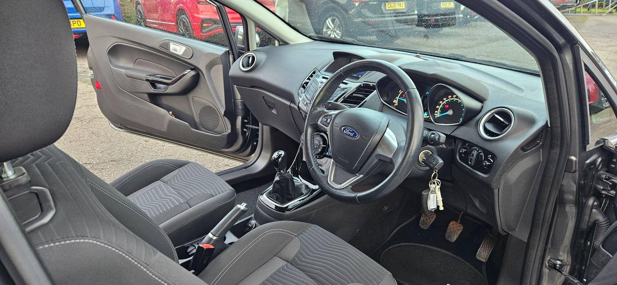 Ford Fiesta Image 11