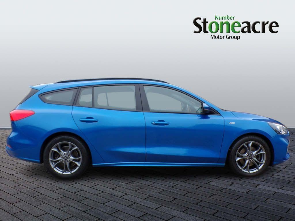 Ford Focus Image 2